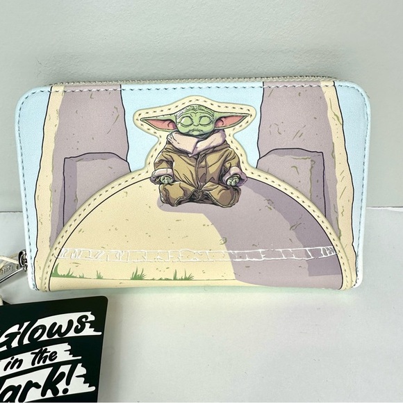 Loungefly Disney Star Wars Mandalorian Grogu on Seeing Stone Wallet - Picture 4 of 9